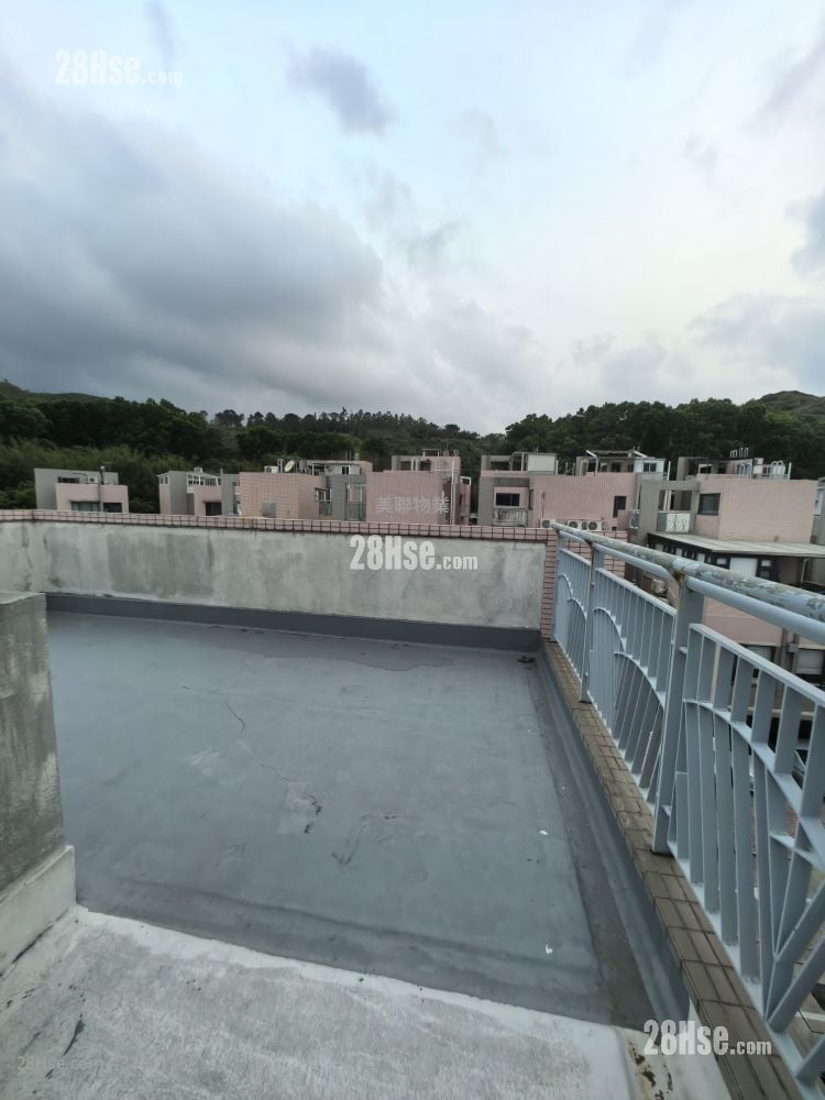 Rolling Hills Rental 4 Bedrooms , 3 Bathrooms 1,550 ft²