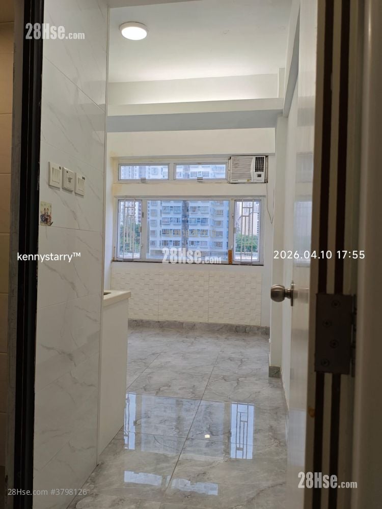 睡房 2: 坤成楼，唐楼新装雅致，开扬大窗，只租6000；