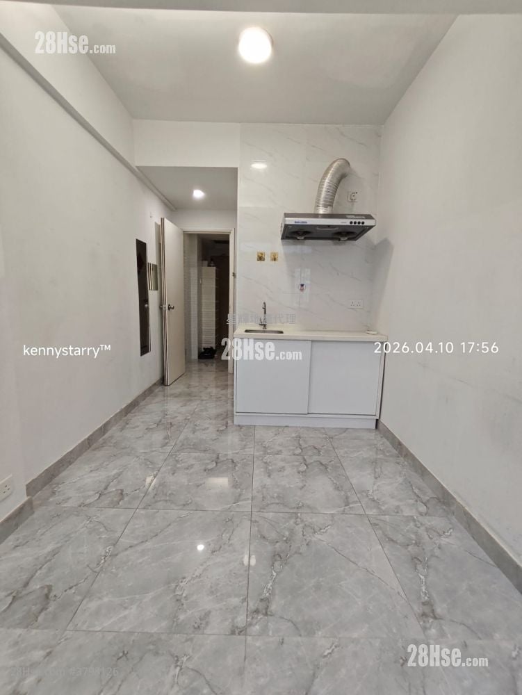 睡房 2: 坤成楼，唐楼新装雅致，开扬大窗，只租6000；