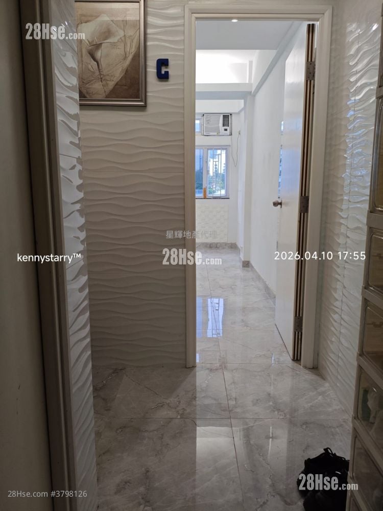 睡房 2: 坤成楼，唐楼新装雅致，开扬大窗，只租6000；