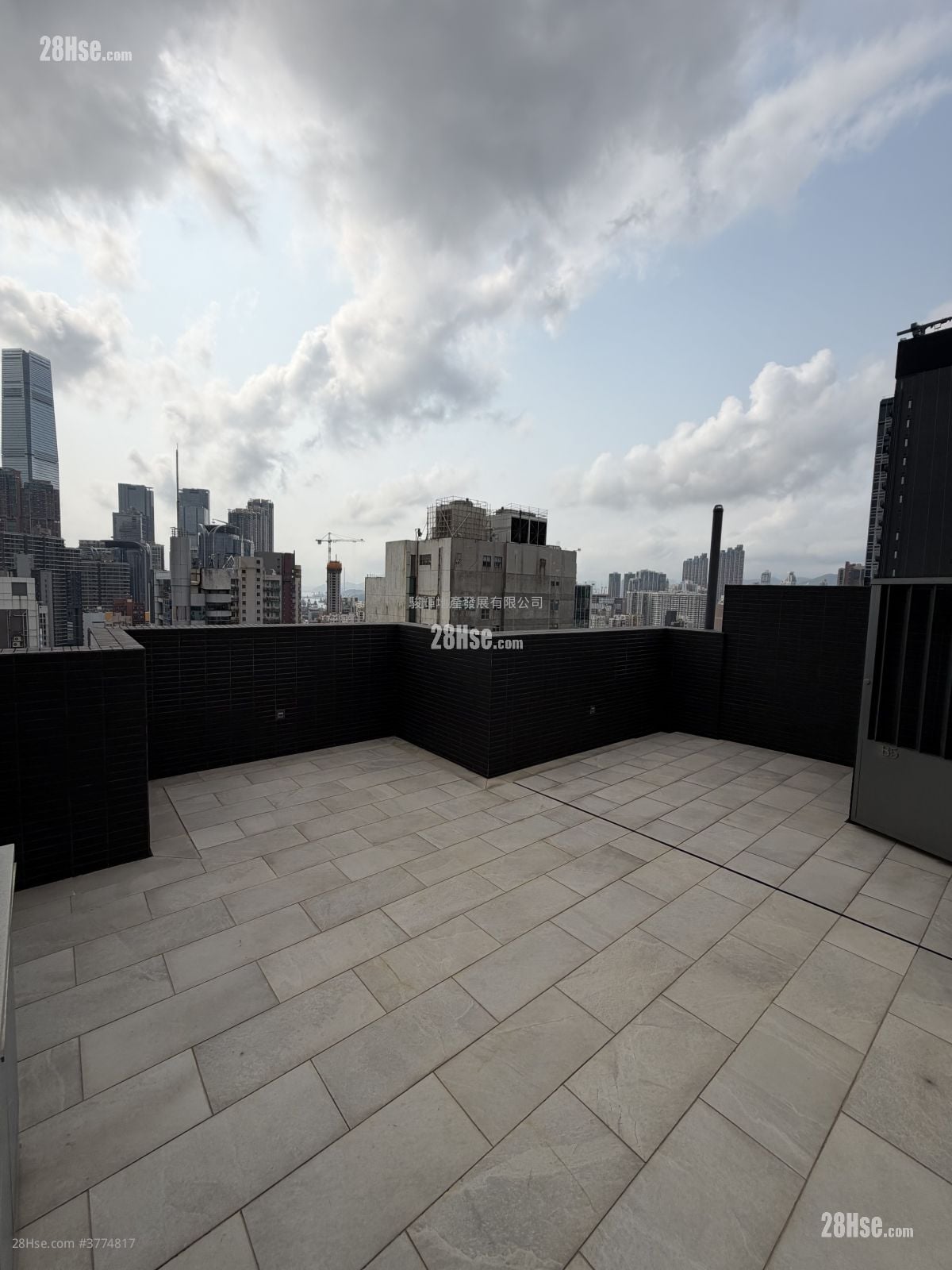 Arbour Sell 1 Bedroom , 1 Bathroom 335 ft²