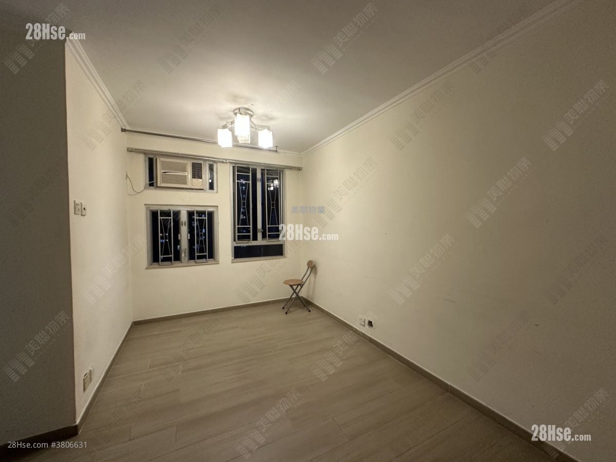 兆康苑 租盘 3 房 553 平方尺