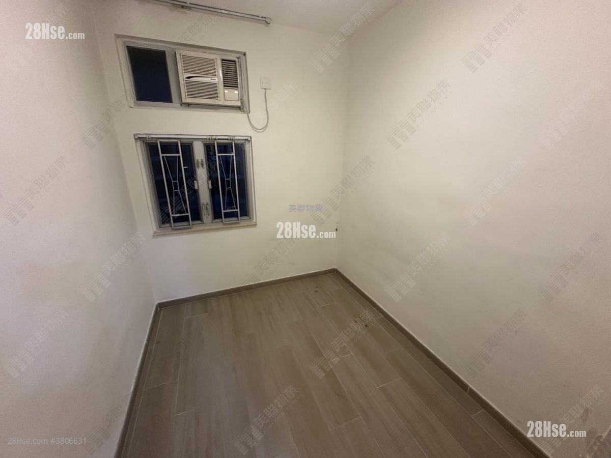 兆康苑 租盘 3 房 553 平方尺