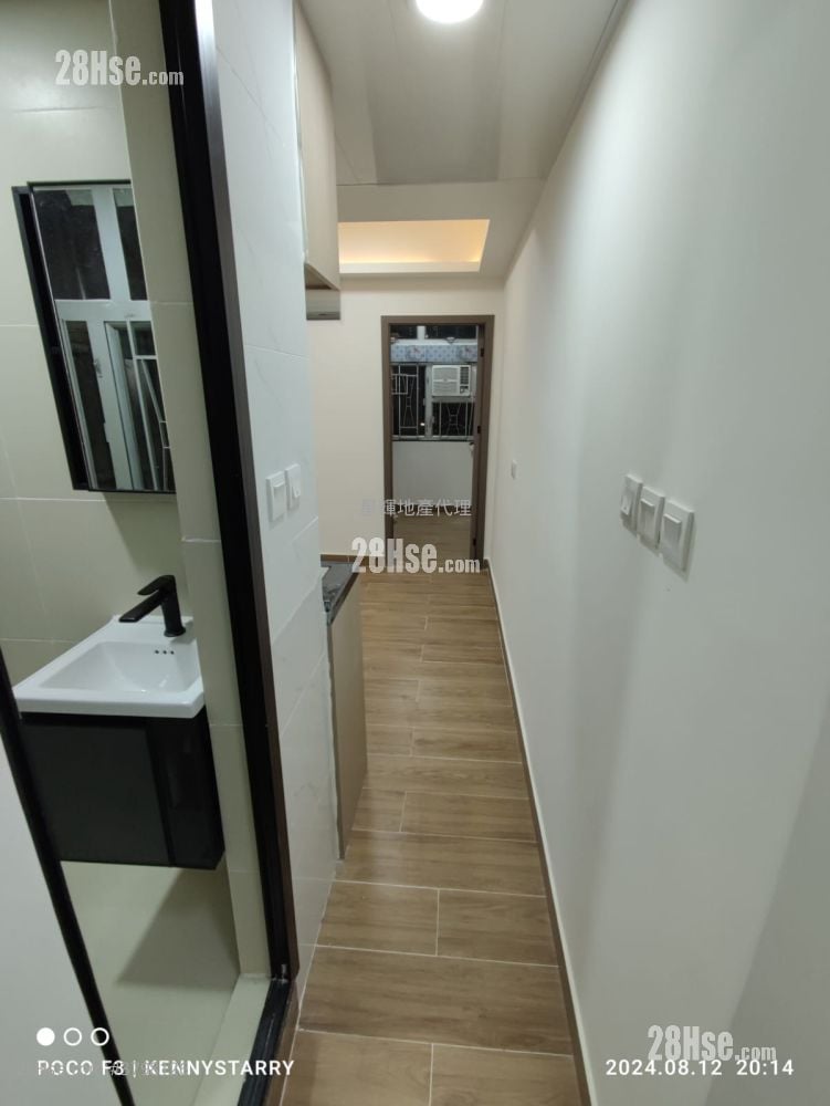 睡房 3: 坤成楼，豪华装修，一房一厅，约近200尺，只租8000；