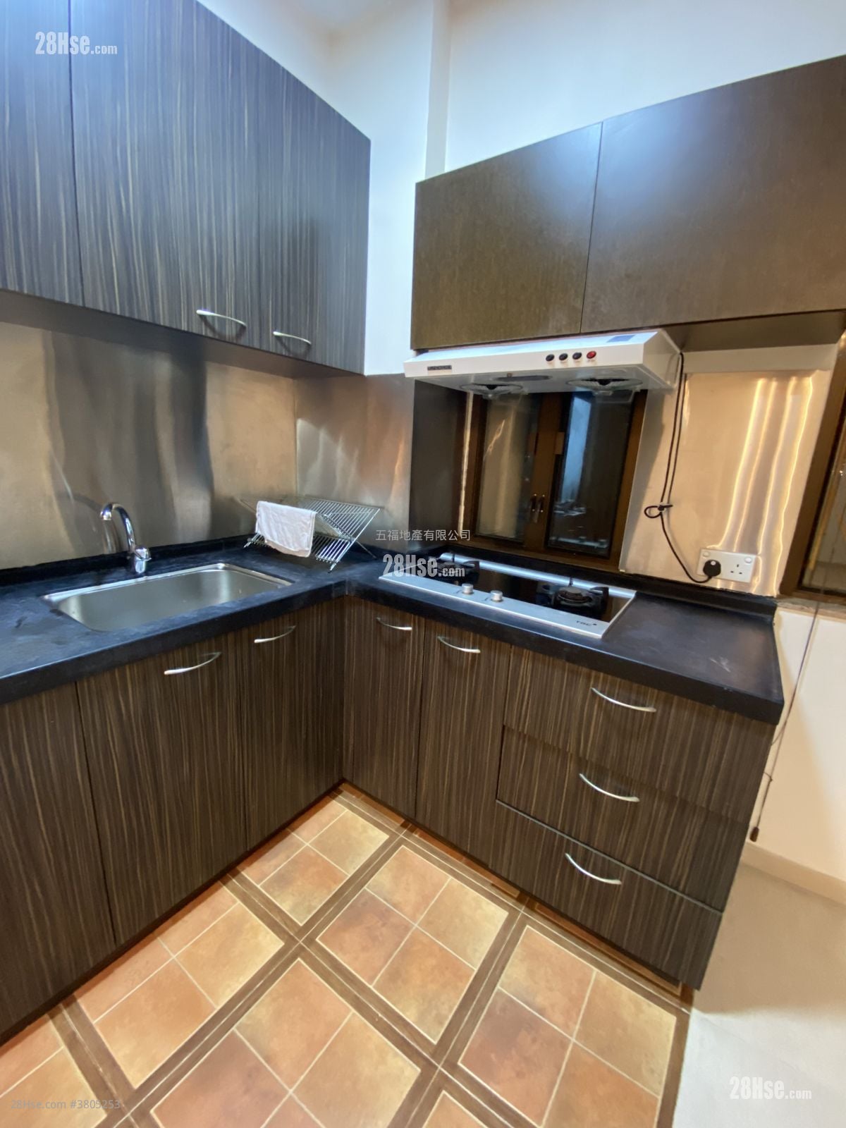 五福大厦 租盘 2 房 , 1 浴室 495 平方尺