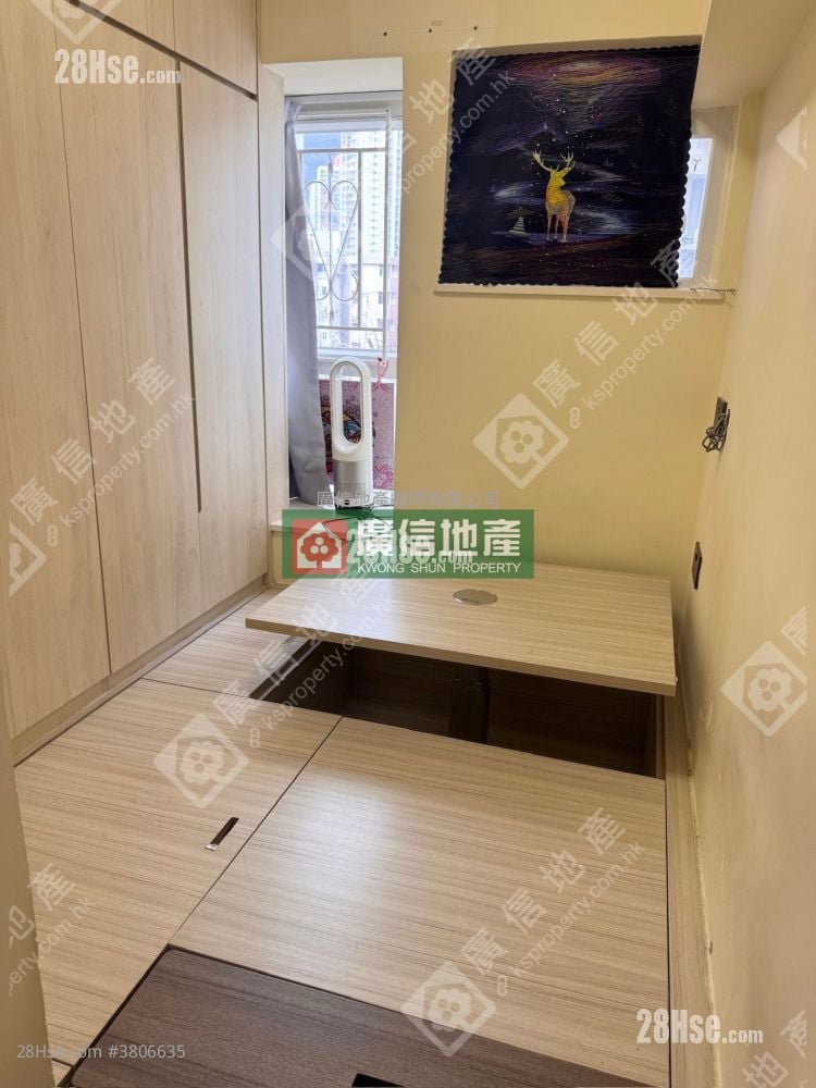 Hand Wai Court Rental 2 Bedrooms , 1 Bathroom 299 ft²