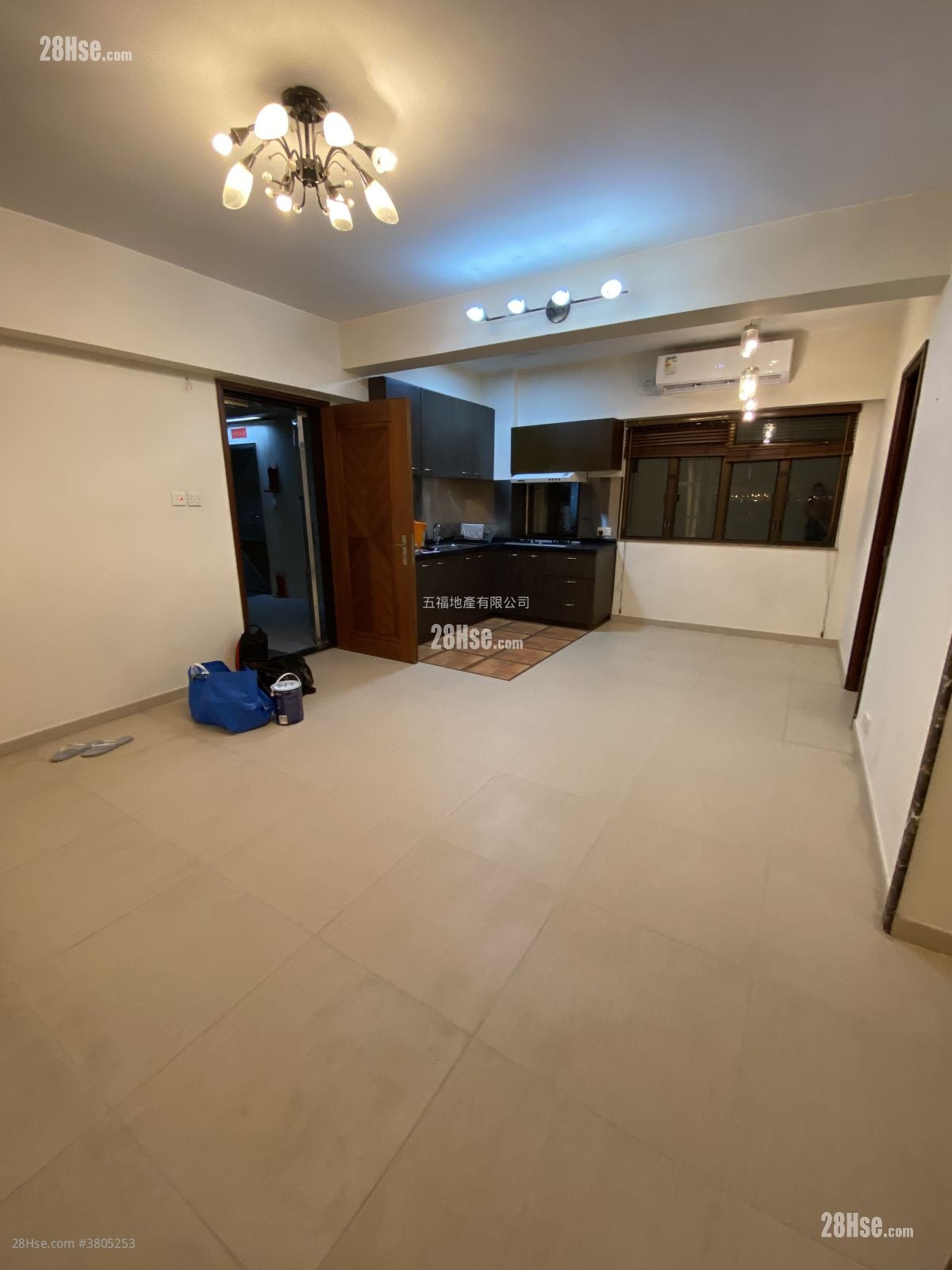 五福大厦 租盘 2 房 , 1 浴室 495 平方尺