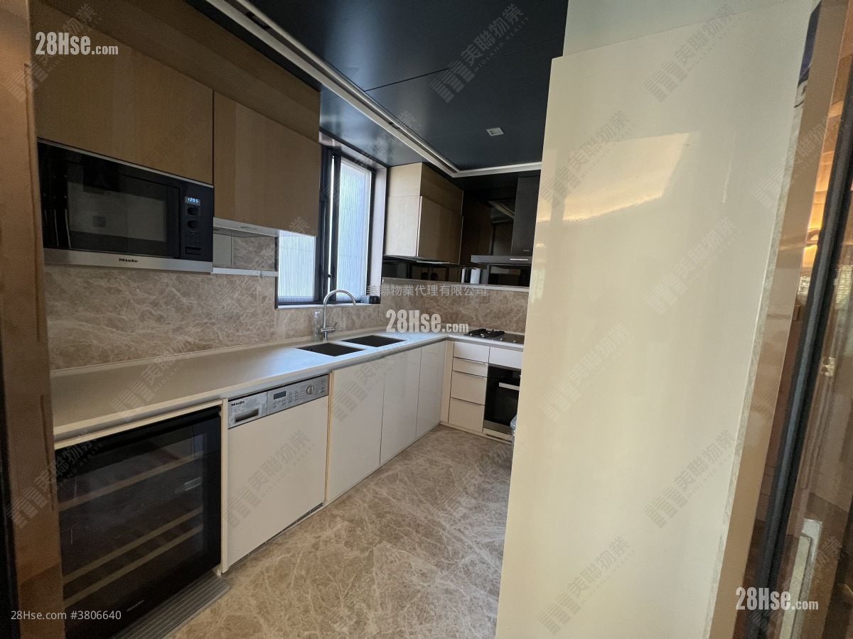 The Wings Rental 1,238 ft²