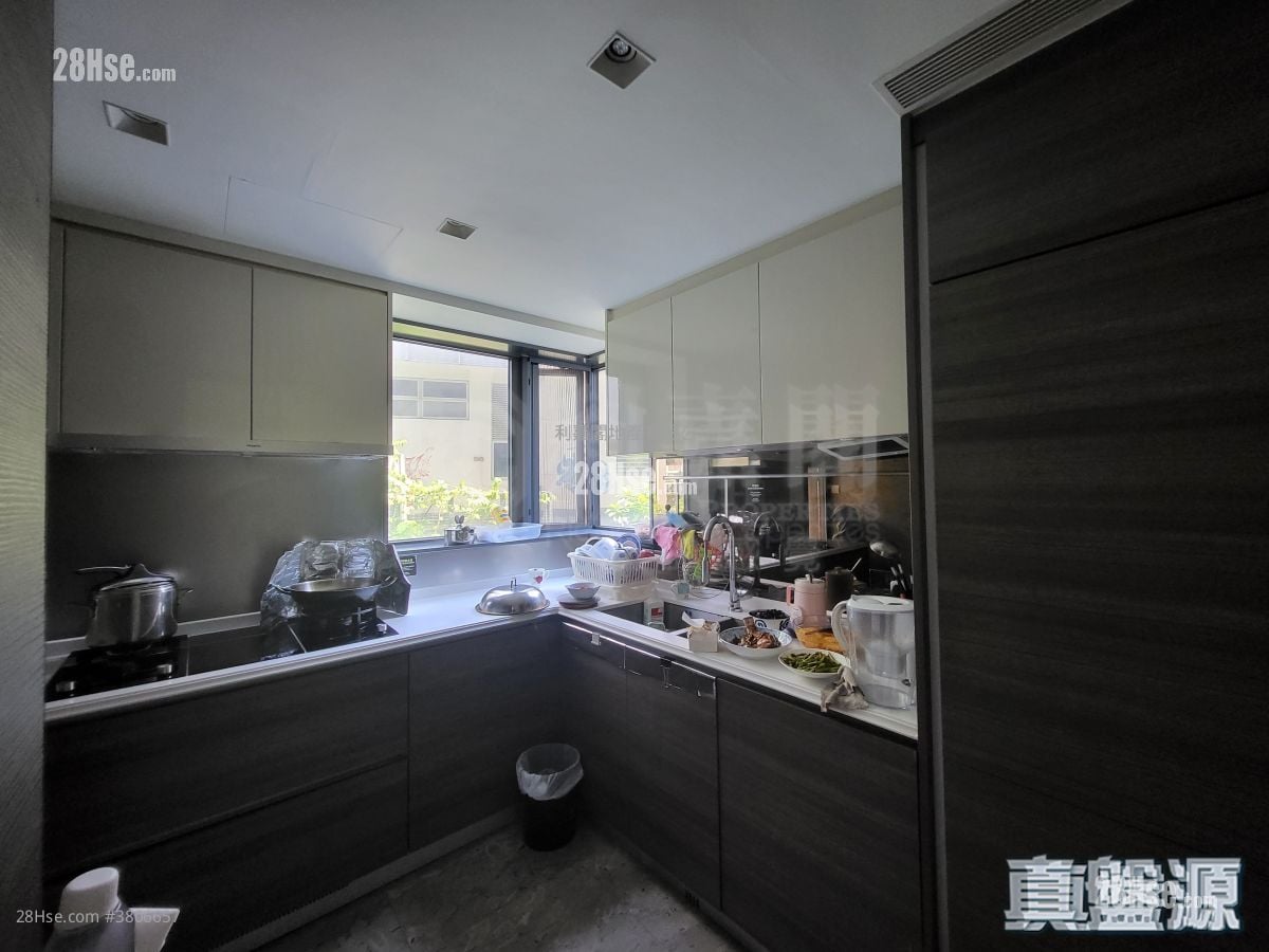 Parc Inverness Sell 3 Bedrooms 1,514 ft²