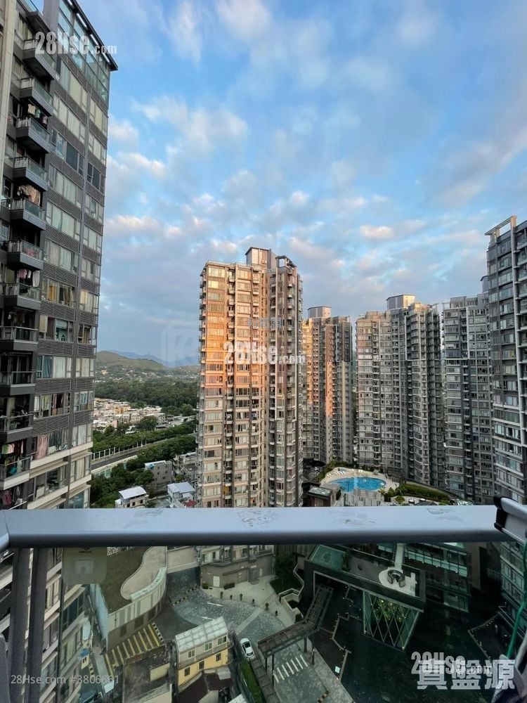 The Reach Sell 3 Bedrooms 660 ft²