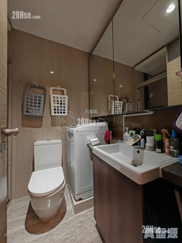 The Reach Sell 3 Bedrooms 660 ft²