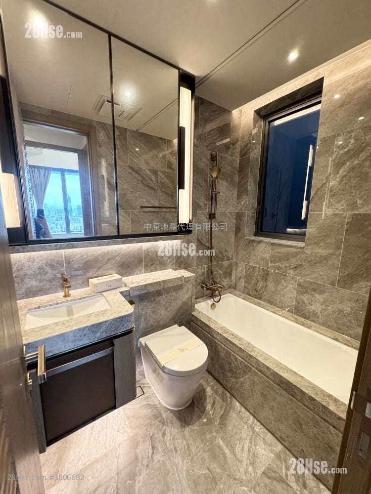 In One Rental 2 Bedrooms , 1 Bathroom 522 ft²