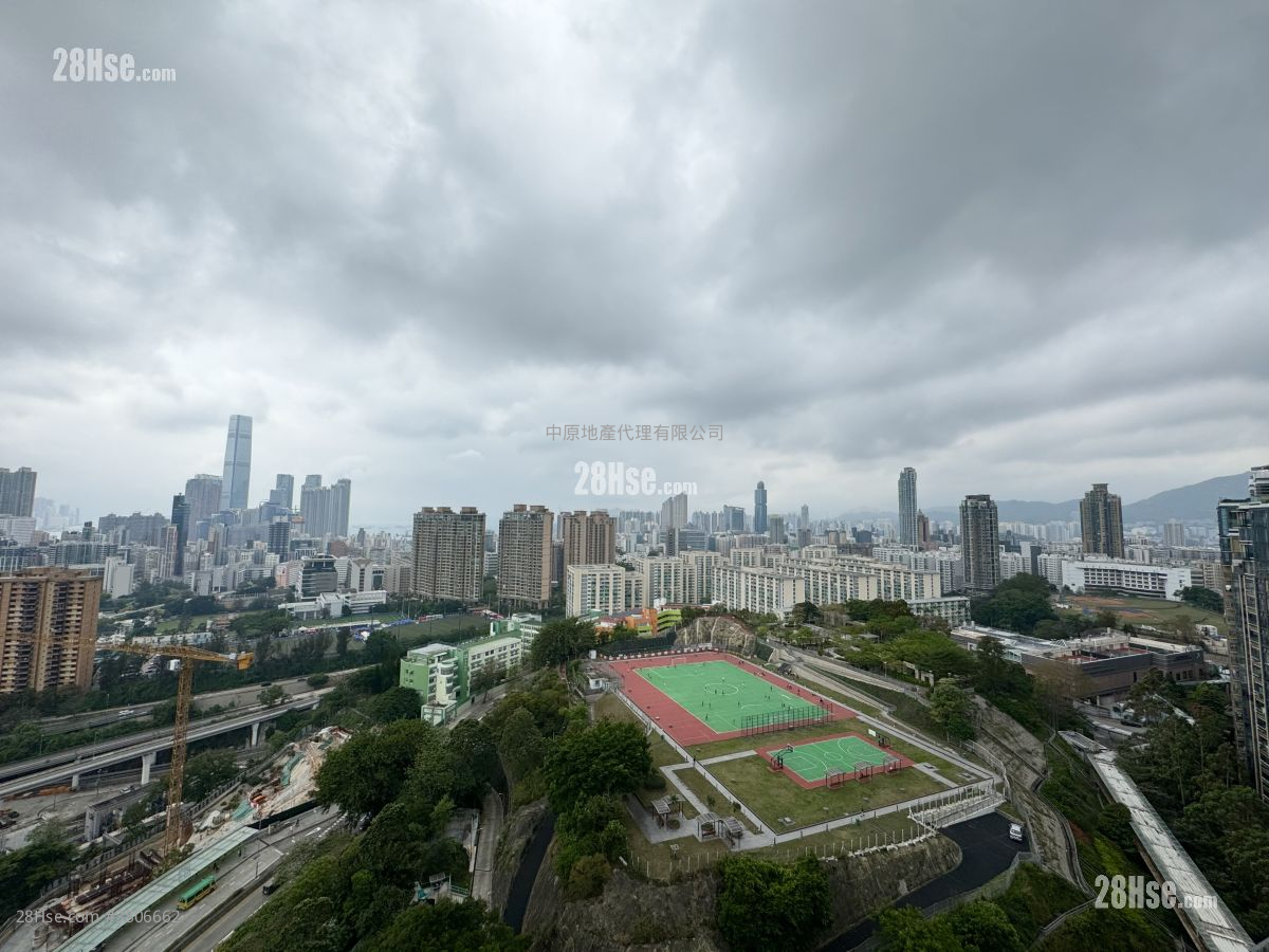 In One Rental 2 Bedrooms , 1 Bathroom 522 ft²