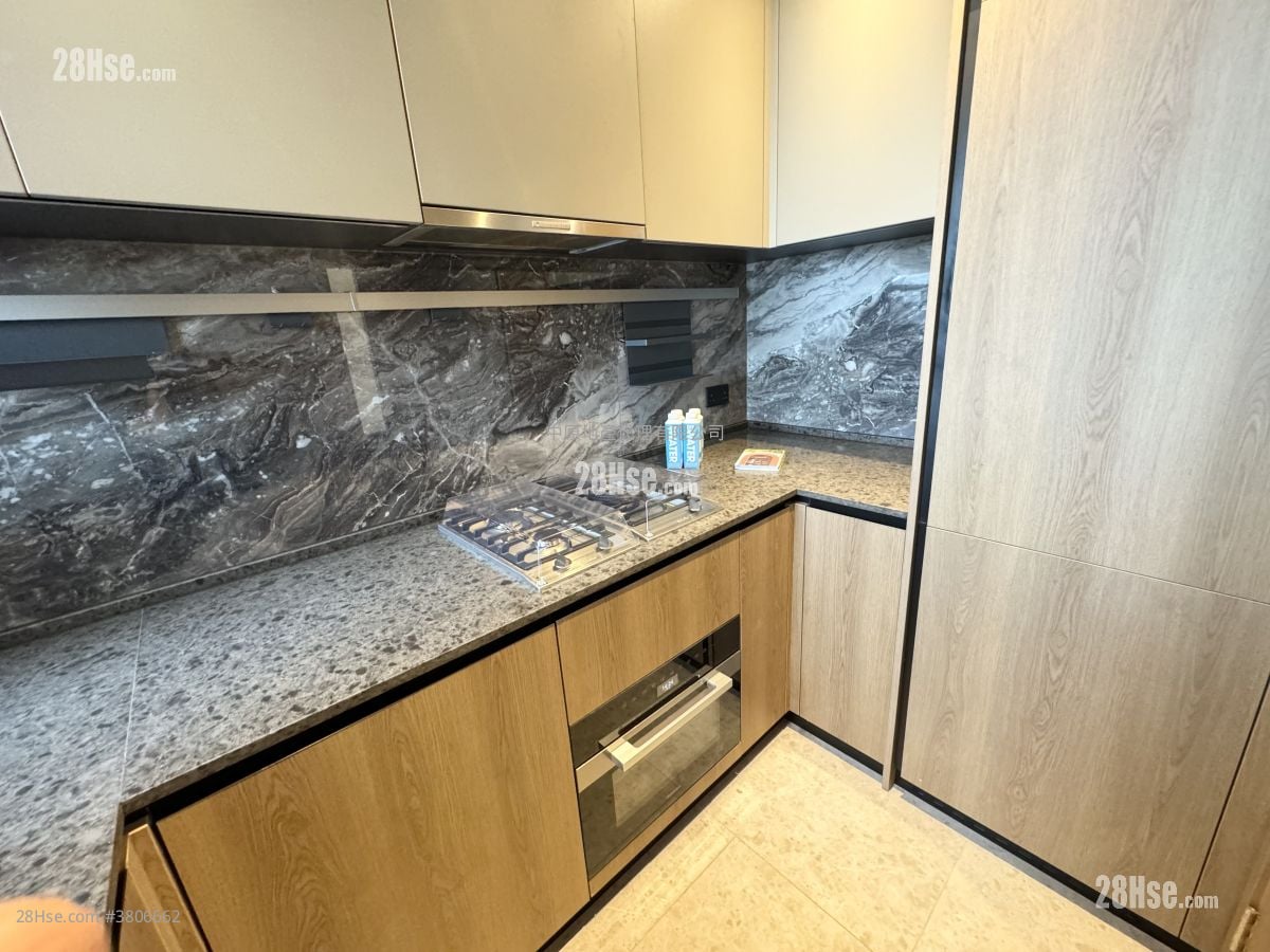 In One Rental 2 Bedrooms , 1 Bathroom 522 ft²