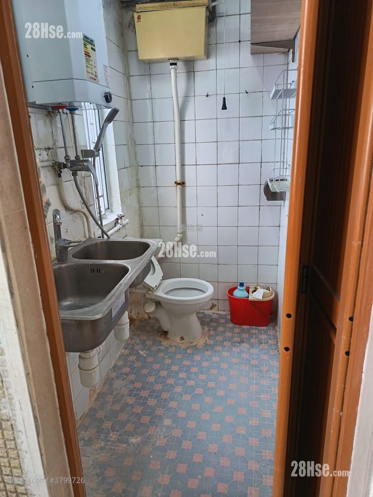 唐楼 租盘 2 房 , 1 浴室 360 平方尺