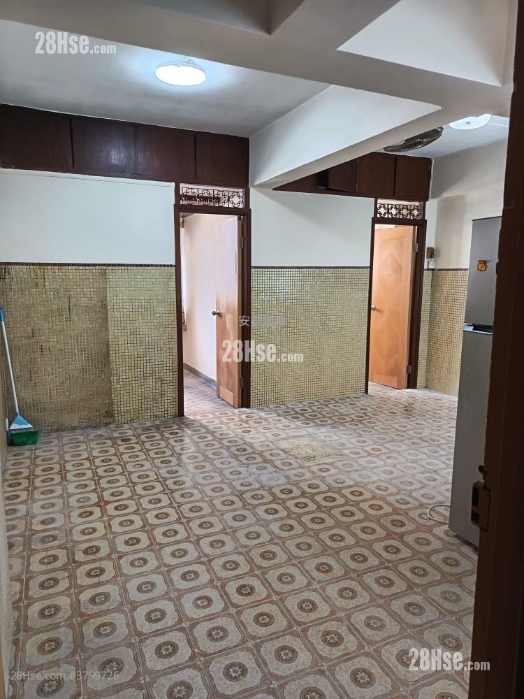 唐楼 租盘 2 房 , 1 浴室 360 平方尺