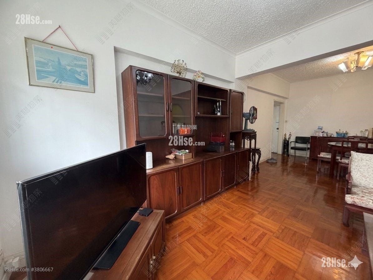 安卢 售盘 3 房 1,135 平方尺