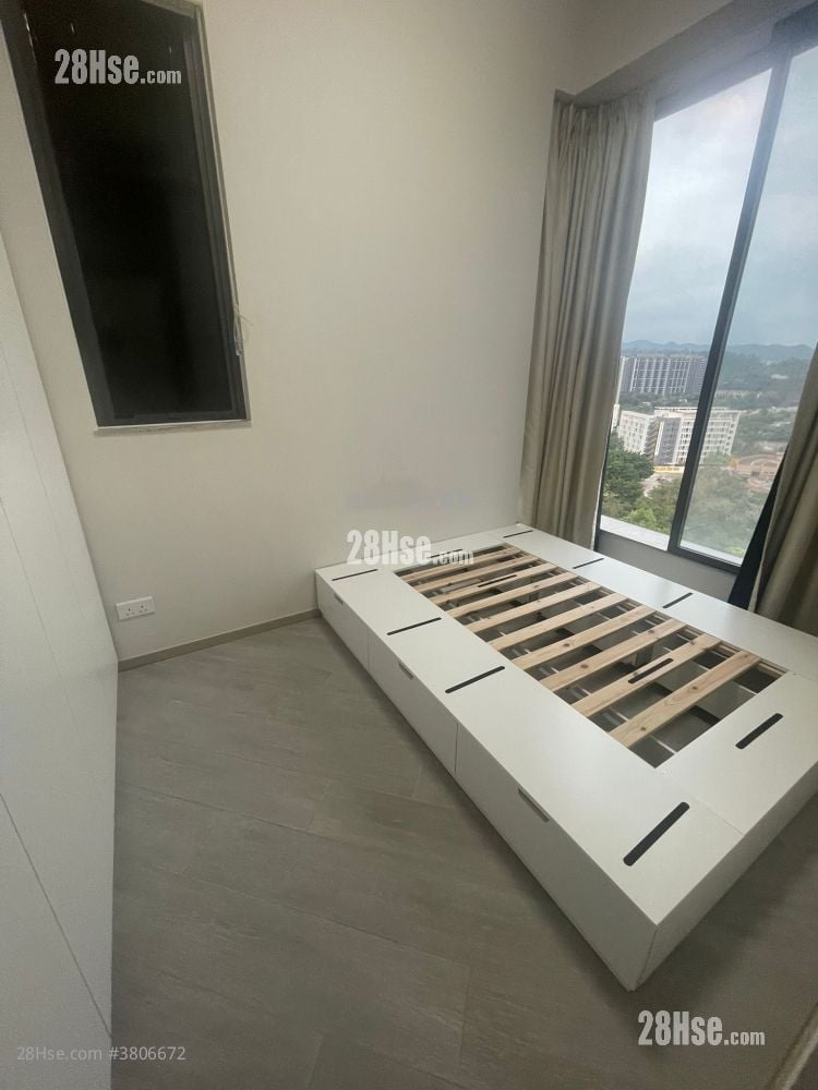 The Royale Rental 2 Bedrooms , 1 Bathroom 406 ft²