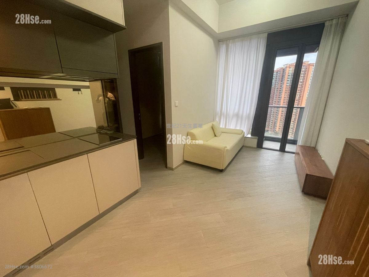 The Royale Rental 2 Bedrooms , 1 Bathroom 406 ft²