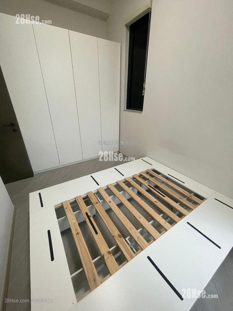 The Royale Rental 2 Bedrooms , 1 Bathroom 406 ft²