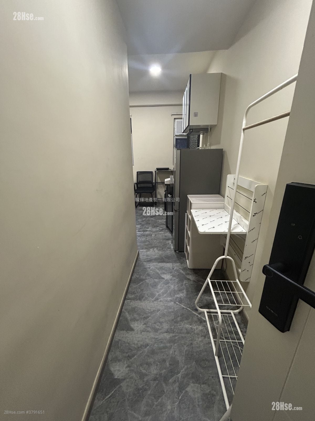 Sun Hing Building Rental Studio , 1 Bathroom 190 ft²