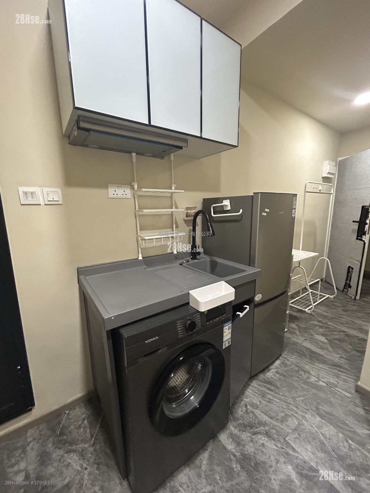 Sun Hing Building Rental Studio , 1 Bathroom 190 ft²