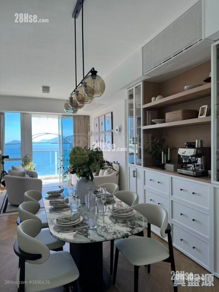 Monterey Sell 4 Bedrooms , 4 Bathrooms 1,123 ft²