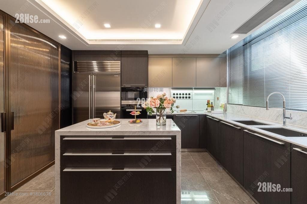 1 Shouson Hill Road East Sell 4 Bedrooms 2,657 ft²