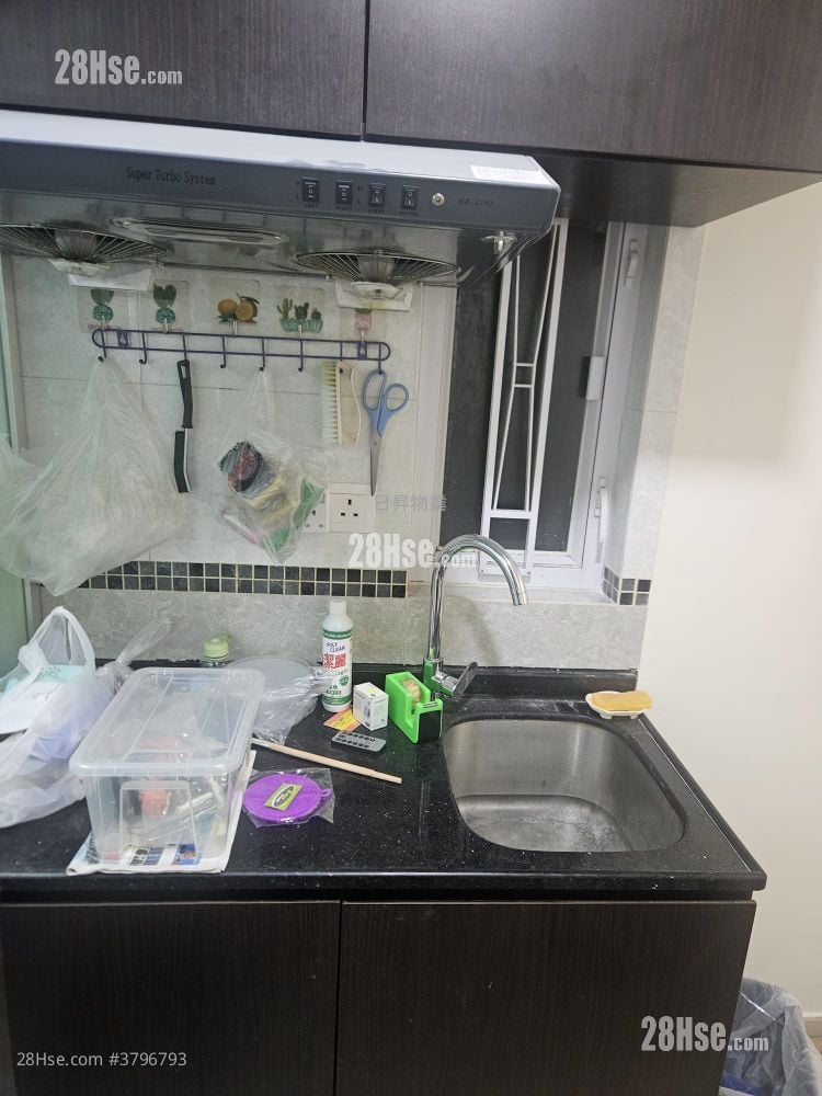 Lai Wan Building Sell 3 Bedrooms , 3 Bathrooms