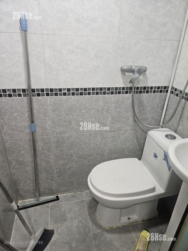 Lai Wan Building Sell 3 Bedrooms , 3 Bathrooms