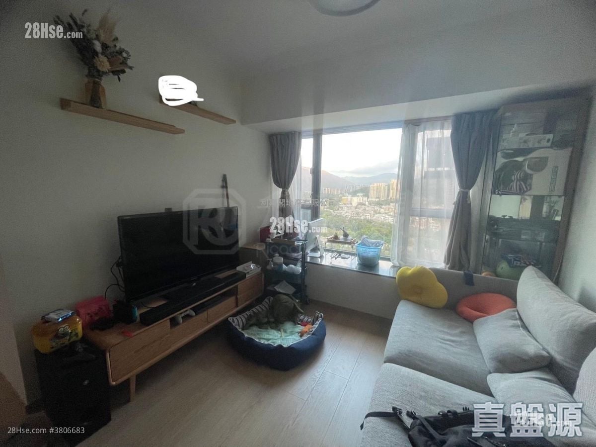 Yoho Town Sell 3 Bedrooms 516 ft²