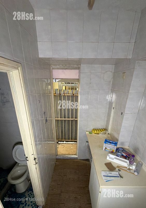 Hing Fook Building Sell 1 Bedroom , 1 Bathroom 335 ft²