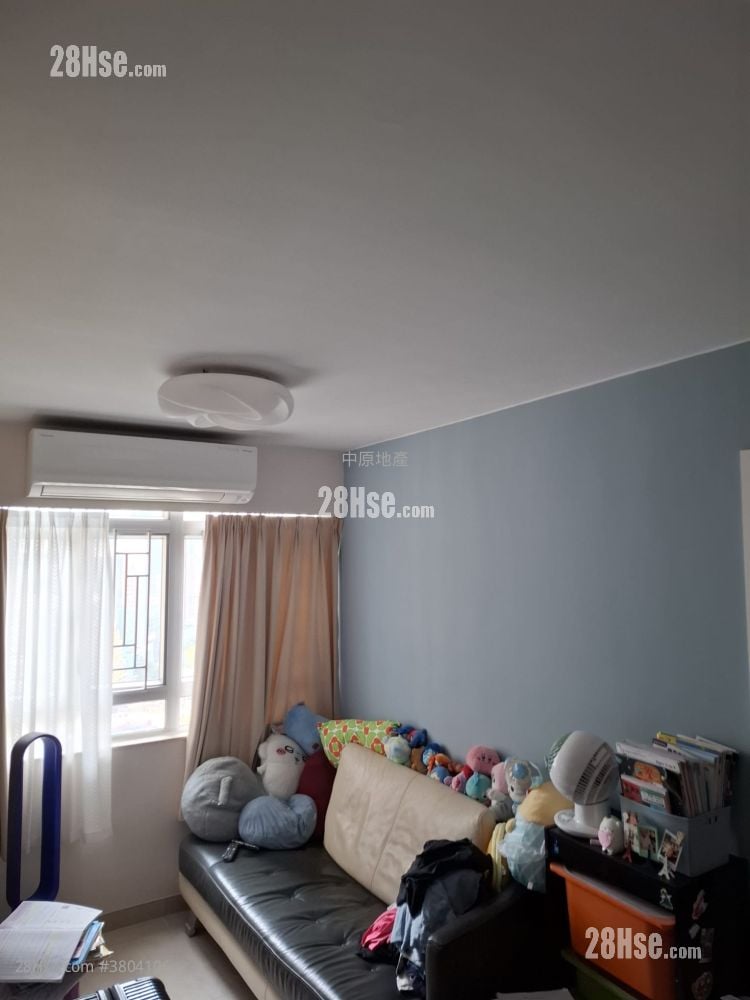 Lung Poon Court Sell 2 Bedrooms 426 ft²