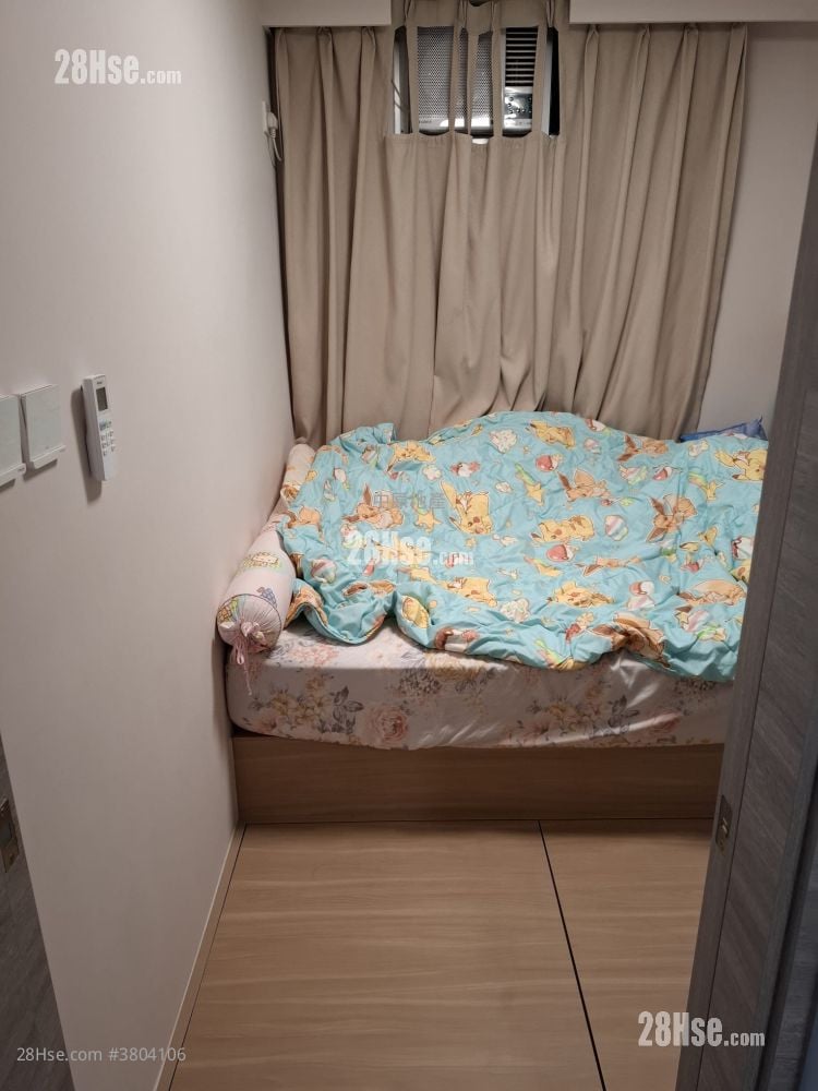 Lung Poon Court Sell 2 Bedrooms 426 ft²