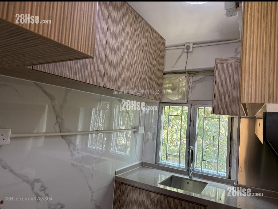 村屋 租盘 3 房 , 1 浴室 700 平方尺