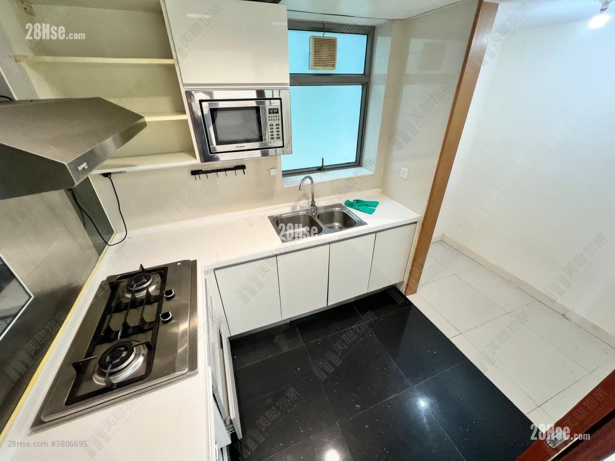 Sausalito Rental 3 Bedrooms , 2 Bathrooms 755 ft²