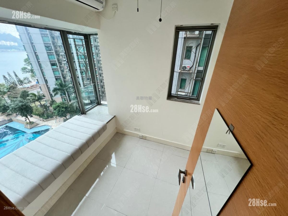 Sausalito Rental 3 Bedrooms , 2 Bathrooms 755 ft²