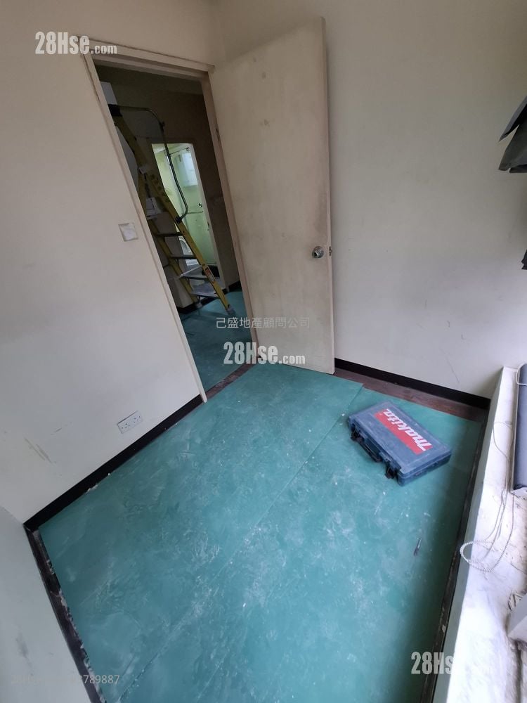 Chung Lee Building Rental 2 Bedrooms , 1 Bathroom 300 ft²