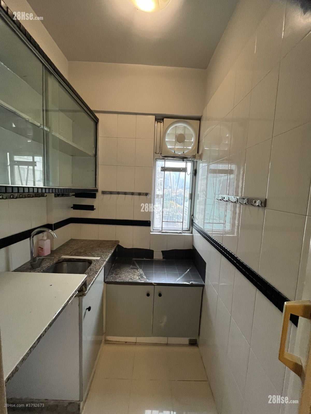 益富大厦 租盘 2 房 , 1 浴室 287 平方尺