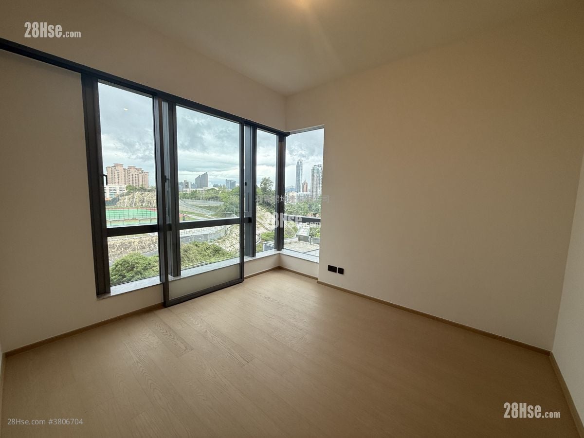 In One Sell 3 Bedrooms 941 ft²