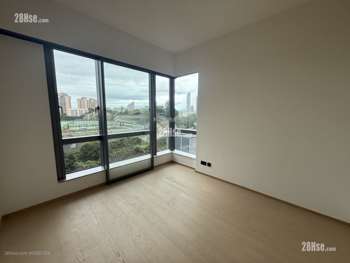 In One Sell 3 Bedrooms 941 ft²