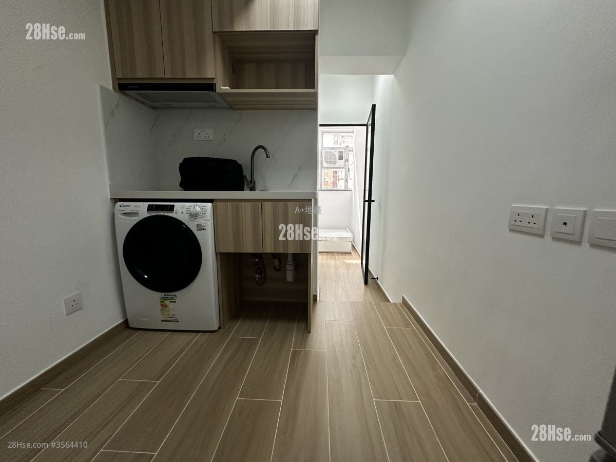 Golden Crown Court Rental 1 Bedroom , 1 Bathroom 160 ft²