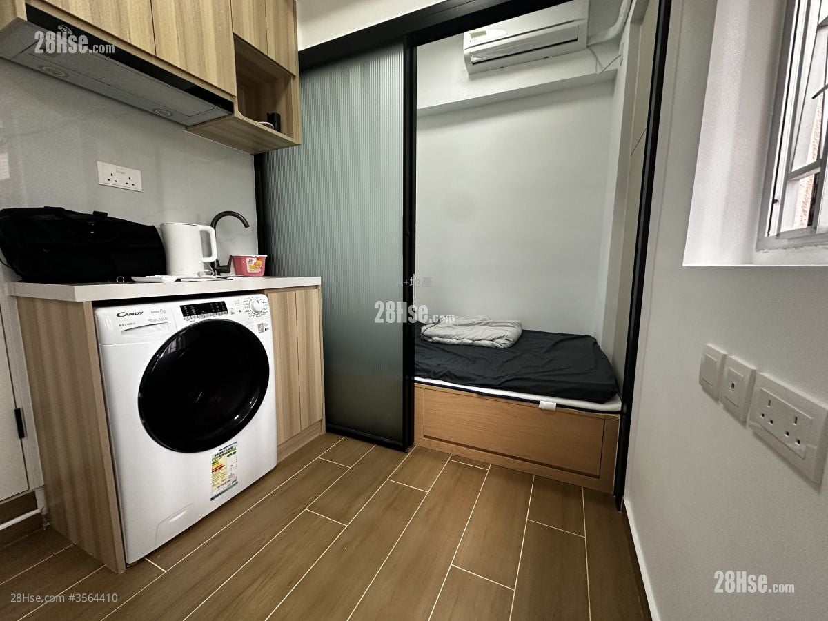 Golden Crown Court Rental 1 Bedroom , 1 Bathroom 160 ft²