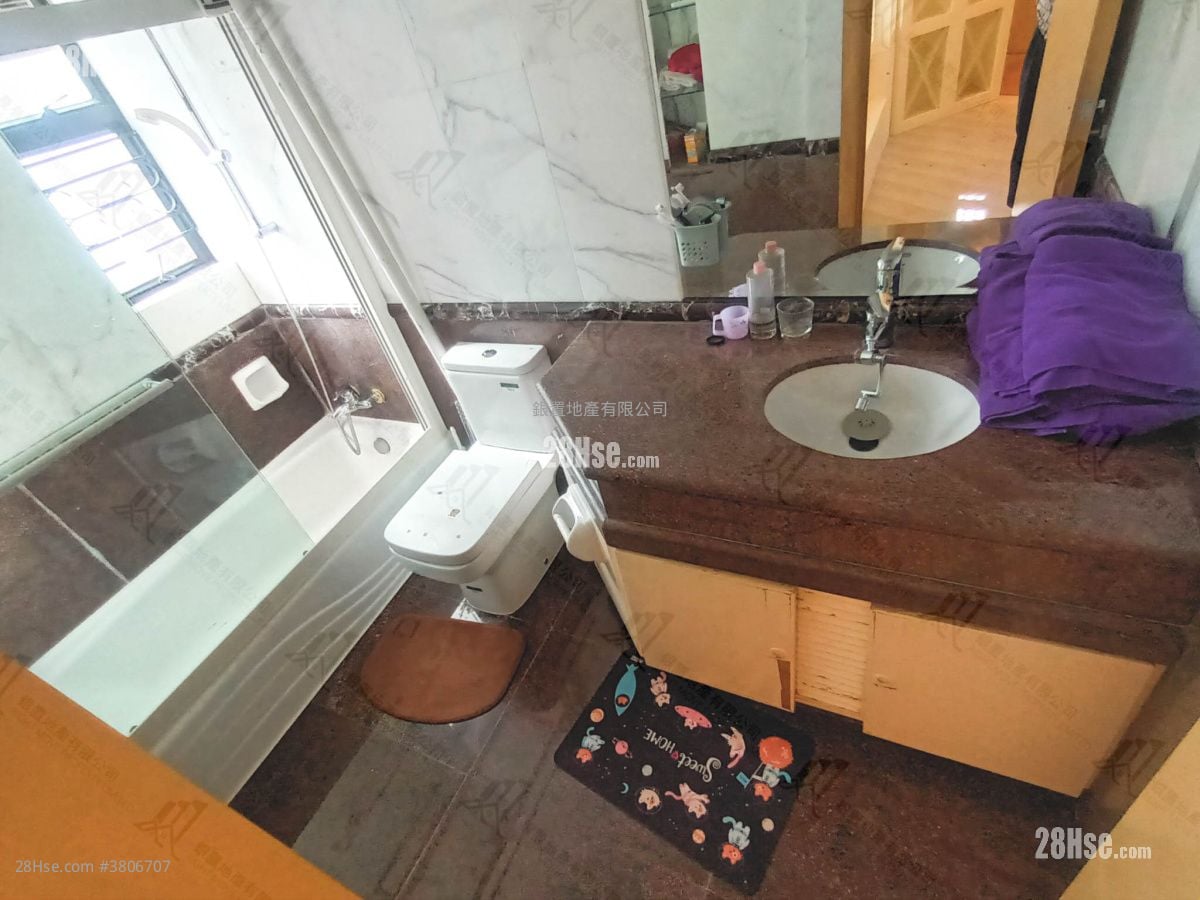 雅典居 售盘 3 房 , 2 浴室 1,435 平方尺