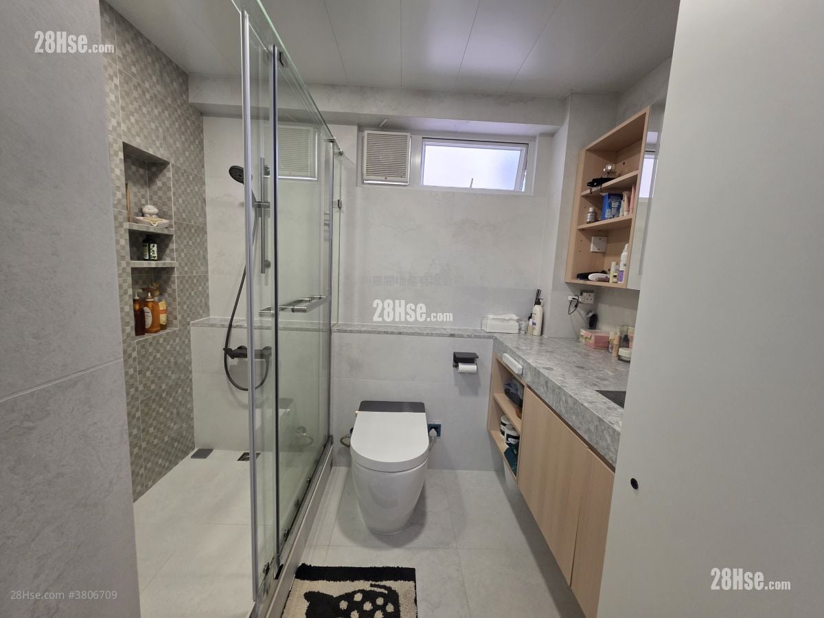 Mei Foo Sun Chuen Sell 3 Bedrooms , 2 Bathrooms 941 ft²