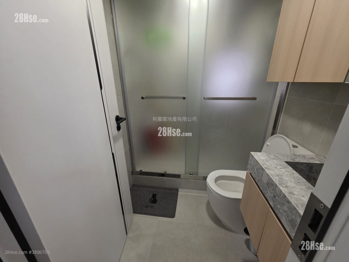 Mei Foo Sun Chuen Sell 3 Bedrooms , 2 Bathrooms 941 ft²