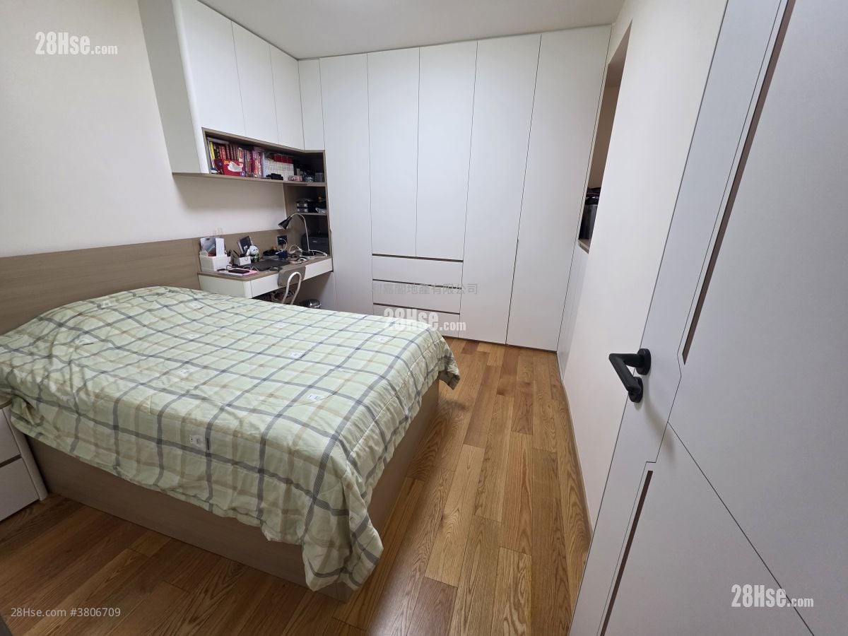 Mei Foo Sun Chuen Sell 3 Bedrooms , 2 Bathrooms 941 ft²