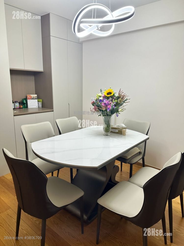 Mei Foo Sun Chuen Sell 3 Bedrooms , 2 Bathrooms 941 ft²