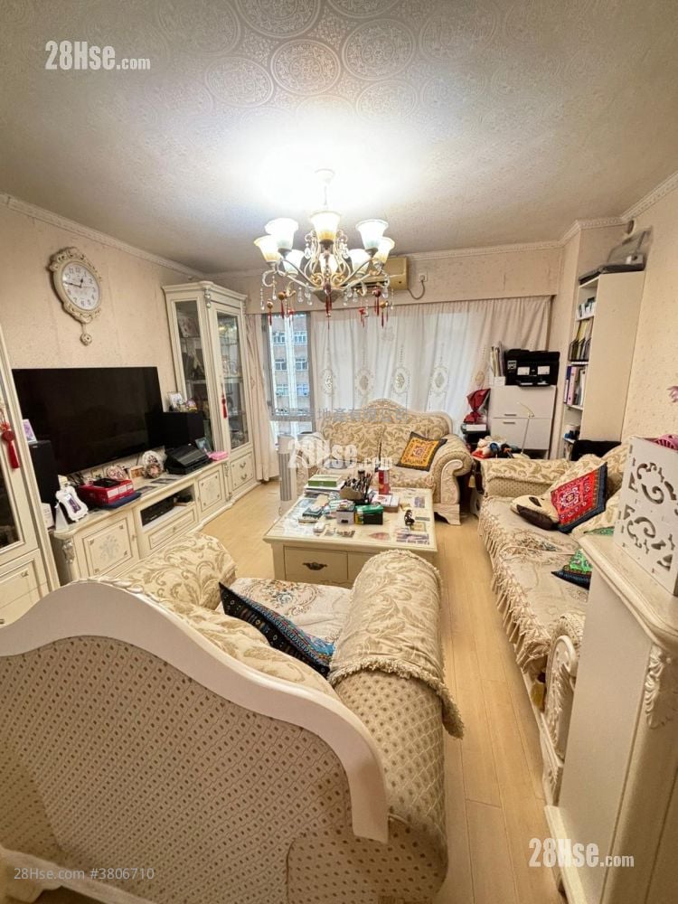 Mei Foo Sun Chuen Sell 3 Bedrooms , 2 Bathrooms 907 ft²