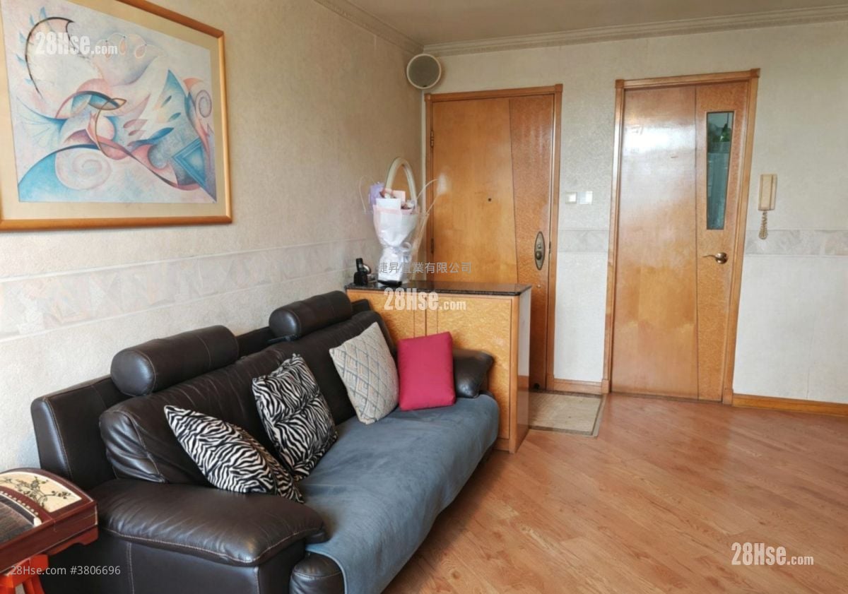 Whampoa Garden Sell 3 Bedrooms , 2 Bathrooms 639 ft²